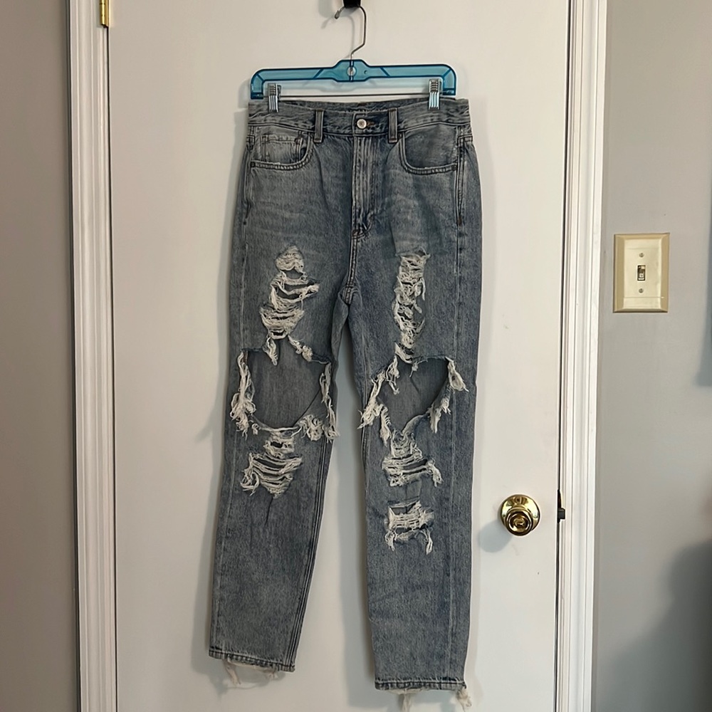 American Eagle distressed jeans